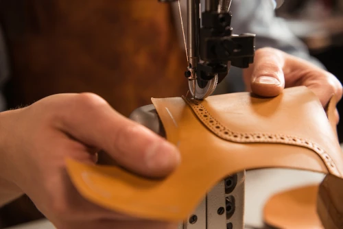 costura de sapatos